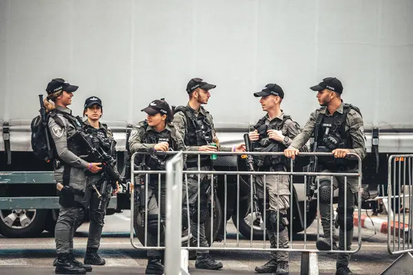 Srail Savunma Kuvvetleri Askerleri Polisi Tel Aviv Srail Sokaklarında Tarih - Stok İmaj