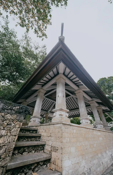 Het Pendapa Gebouw Vanaf Onderste Hoek Prachtig Het Uluwatu Tempelgebied — Stockfoto