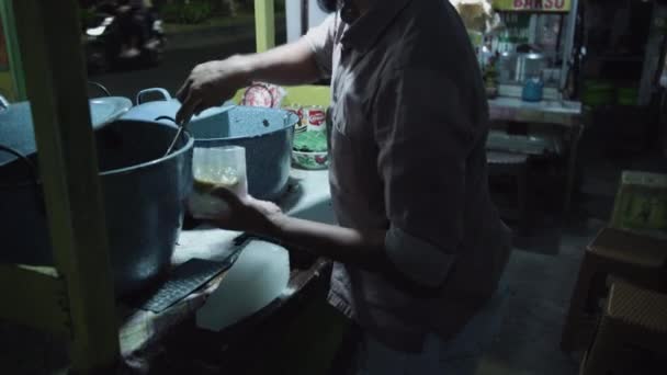 Surabaya Indonesia Sept 2023 Man Hands Make Shaved Ice Cubes — Stock Video