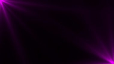 Siyah üzerinde soyut mor ışık etkisi