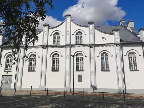 Histórico Restaurado Tijolo Verão Sinagoga Joniskis Lituânia — Fotografia de Stock