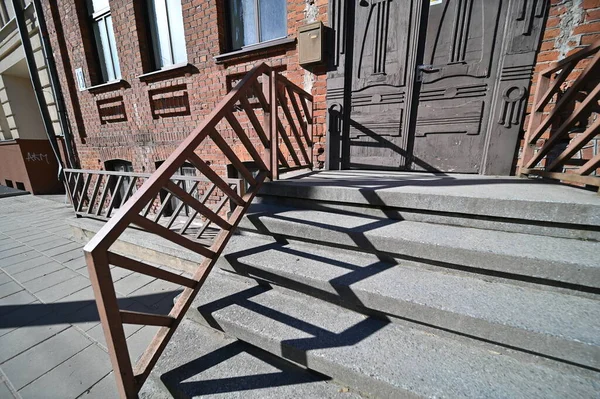 Escaliers Extérieurs Béton Avec Balustrades Métalliques Sur Les Côtés — Photo