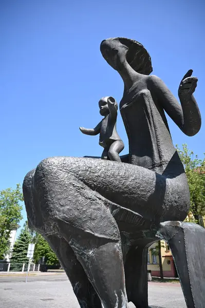 Skulptur Einer Frau Und Eines Mannes Park Panevezys Litauen — Stockfoto