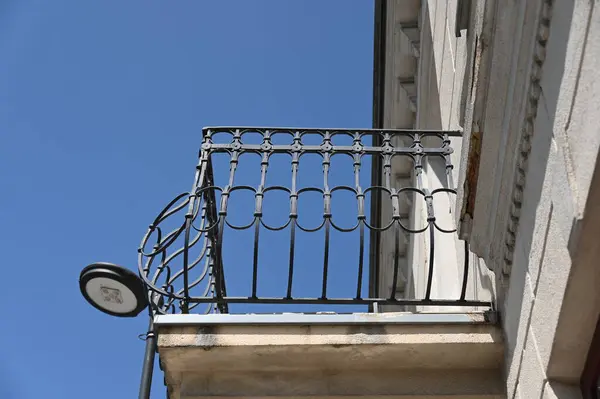 Escada Ferro Com Corrimão Metal Branco — Fotografia de Stock