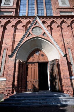 Litvanya 'nın Pasvaly şehrinin merkezindeki eski kilise.