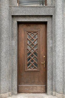 bir kilisenin eski kapı