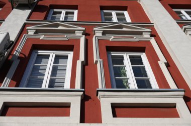 Kaunas, Litvanya şehir merkezindeki bir binanın cephesi
