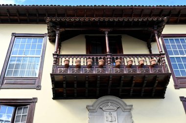 La Orotava, Tenerife 'de ahşap bir binanın cephesi