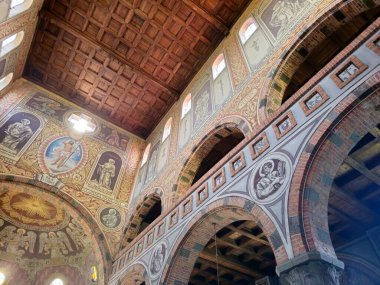 Neo-Gotik kilise iç mimarisi, Lentvaris, Litvanya, 23-07-2024