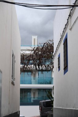 Şehirdeki eski bina.