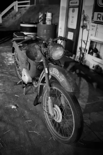 Old Rusty Motorcycle Black Background — Stock Photo, Image