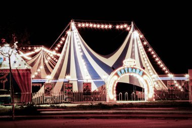 ERASE UNA VEZ EL CIRCO DE LA ILUSIN