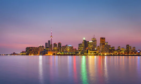 Stadtbild Von Toronto Über Dem Ontariosee Der Abenddämmerung — Stockfoto