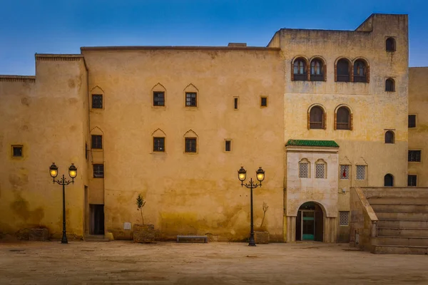 ルシフ広場 フェズ モロッコのアラビアの建物 — ストック写真