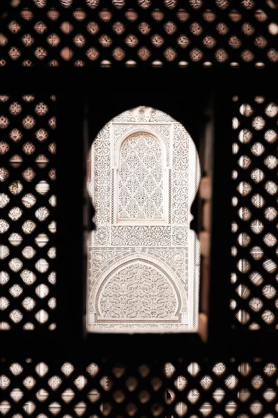 Detail Der Dekorationen Der Bou Inania Madrasa Durch Das Holzgitter — Stockfoto