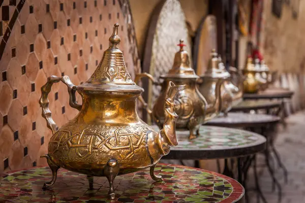 Marokańskie Dzbanki Herbaty Wystawie Warsztacie Rzemieślniczym Fez Medina Maroko — Zdjęcie stockowe