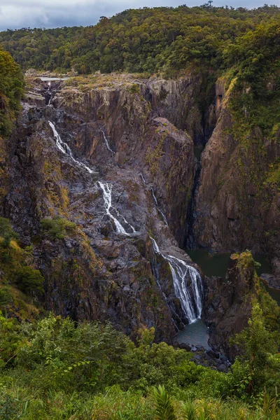 Barron Gorge Ulusal Parkı 'ndaki Barron Falls, Queensland, Avustralya