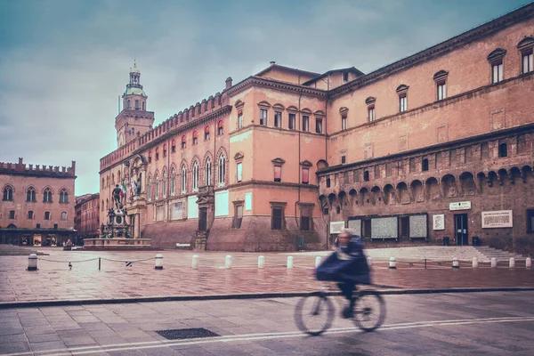 主广场 Piazza Maggiore 与Palazzo Accursio的景观 意大利博洛尼亚 — 图库照片