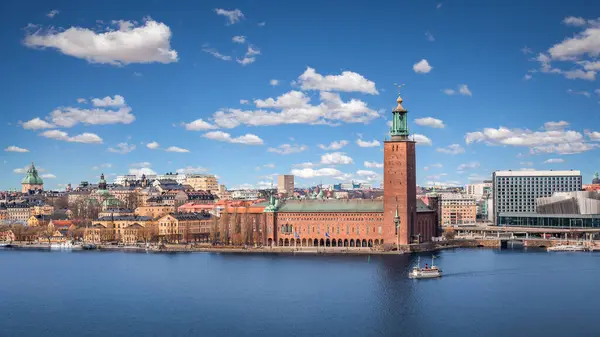 Widok Ratusz Piękny Słoneczny Dzień Sztokholm Szwecja — Zdjęcie stockowe