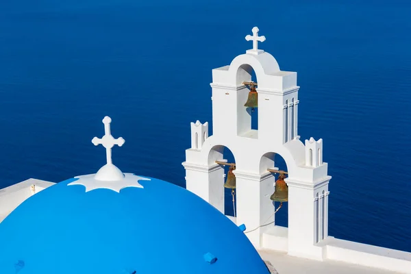 Три Колокола Фиры Церковь Агиос Теодори Санторини Греция — стоковое фото