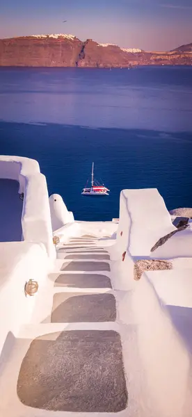 Günbatımında kalderanın üzerinden bak, Santorini, Yunanistan