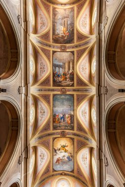 Ana Kilisenin güzel tavanı (Chiesa Madre dei Santi Pietro e Paolo), Galatina, Lecce, İtalya.