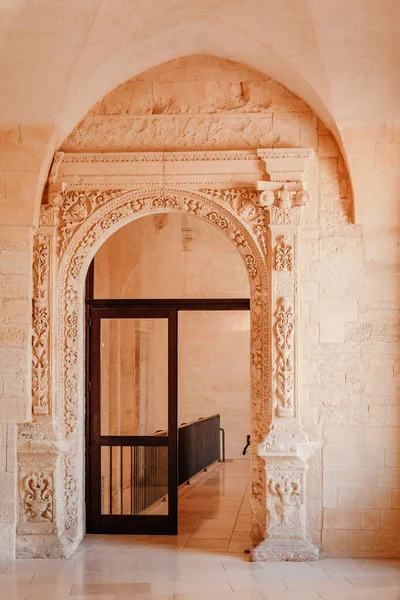Королевская Дверь Украшена Нежными Орнаментами Каста Карла Лечче Италия — стоковое фото