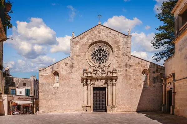 オントラントの歴史的中心部にある平凡な大聖堂 レッチェ イタリア — ストック写真