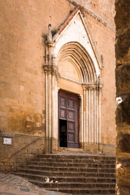 Montichiello Kilisesi (Pieve dei Santi Leonardo e Cristoforo), Siena, İtalya