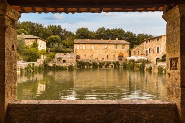 Bagno Vignoni, Tuscany, İtalya 'da ortaçağ termik hamamı
