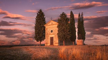 Günbatımında Vitaleta Şapeli (Cappella della Madonna di Vitaleta), San Quirico d 'Orcia, İtalya
