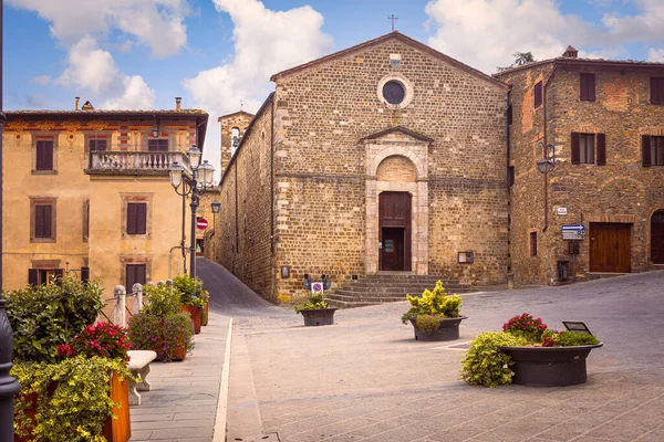Piazza Garibaldi Chiesa Sant Abate Giles Sant Egidio Abate Montalcino — Foto Stock
