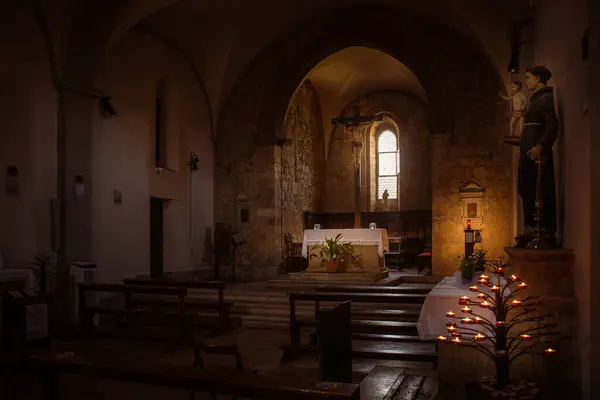 Εσωτερικό Της Εκκλησίας Της Παναγίας Santa Maria Monteriggioni Ιταλία — Φωτογραφία Αρχείου