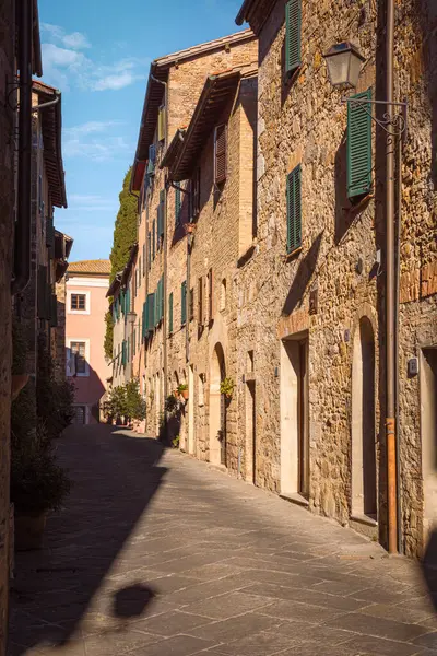Strada Stretta Con Case Medievali San Quirico Orcia Italia — Foto Stock