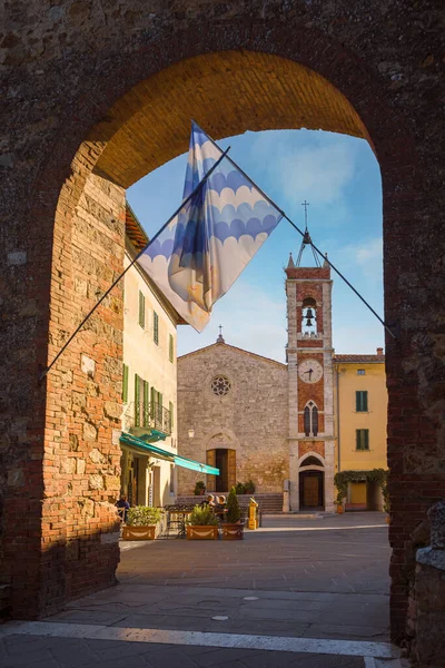 Veduta Piazza Della Libert Con Chiesa San Francesco Porta Delle — Foto Stock