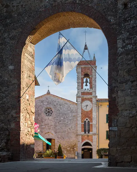 Veduta Piazza Della Libert Con Chiesa San Francesco Porta Delle — Foto Stock