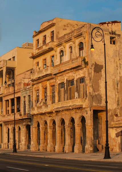 Edificio Forntuna Gammal Byggnad Vänd Mot Malecon Vid Solnedgången Havanna — Stockfoto