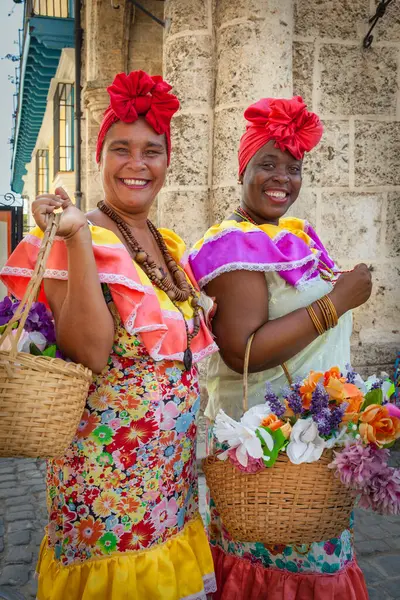 Geleneksel Küba Elbiseli Kadınlar Eski Havana Küba — Stok fotoğraf
