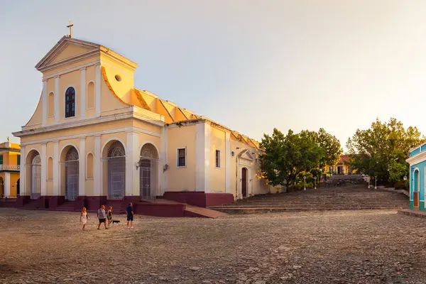 Alba Plaza Mayor Con Chiesa Della Santissima Trinità Trinidad Cuba — Foto Stock