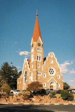 İsa Kilisesi (Christuskirche), Namibya 'nın Windhoek şehrinin en tanınmış simgesidir. Çelişkili neo-gotik ve sanat yeniliklerine dayalı 1907 yılında inşa edilmiş bir Alman Lutheran kilisesi..