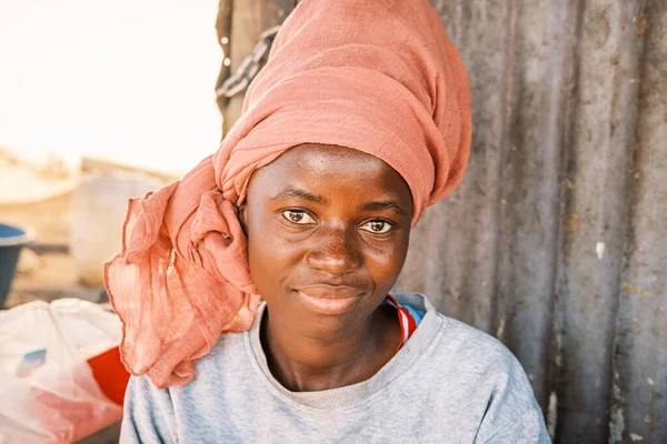 Młoda Lozi Caprivian Uśmiechnięta Kobieta Katutura Windhoek Namibia Katutura Miejscowość Obrazy Stockowe bez tantiem