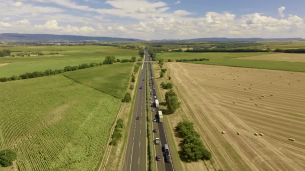Langsame Passage Über Autobahn Zeigt Stau — Stockvideo