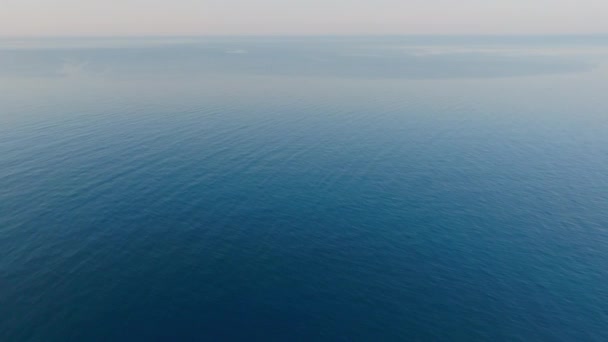 Снимки Воздуха Изображающие Спокойный Водный Ландшафт Пригодный Спокойного Расслабляющего Видео — стоковое видео