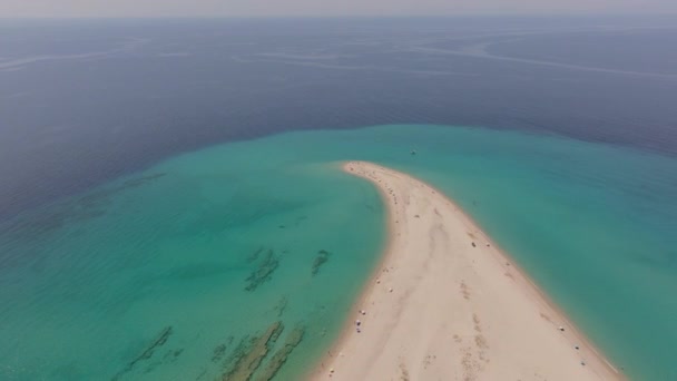 Drone Survole Cap Possidi Chalcidique Grèce Capturant Mer Turquoise Plage — Video