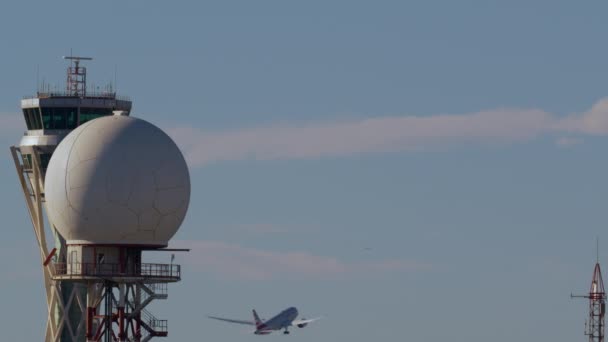 Aereo Cielo Vicino Una Torre Radar Dell Aeroporto Centro Controllo — Video Stock