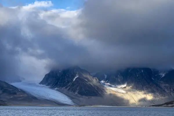 Verbazingwekkende Natuur Landschap Van Spitsbergen — Stockfoto
