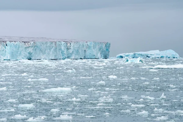Удивительный Пейзаж Ледниками Айсбергами Летнее Время — стоковое фото