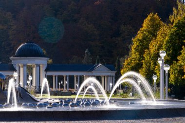 Şehirdeki en ünlü nesne, şarkı söyleyen çeşme.