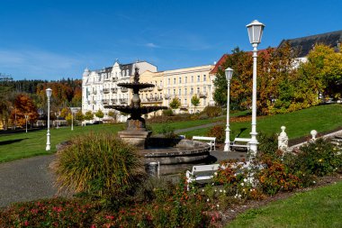 Parklar ve otellerle şehri dolaşın.