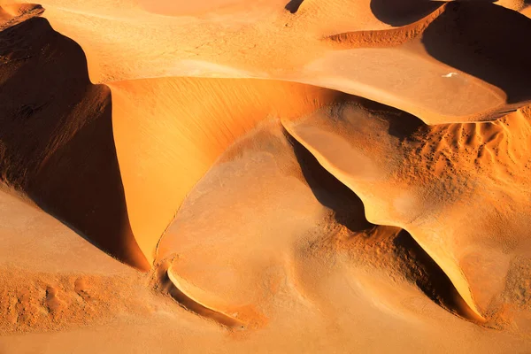パターンでいっぱいの美しい砂漠ナミブへの空中ビュー — ストック写真